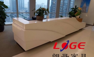 在選購公司接待臺(tái)的時(shí)候我們應(yīng)該注意一些什么？
